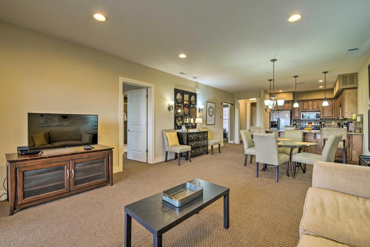 Inviting Branson Condo With Outdoor Dining Area ภายนอก รูปภาพ